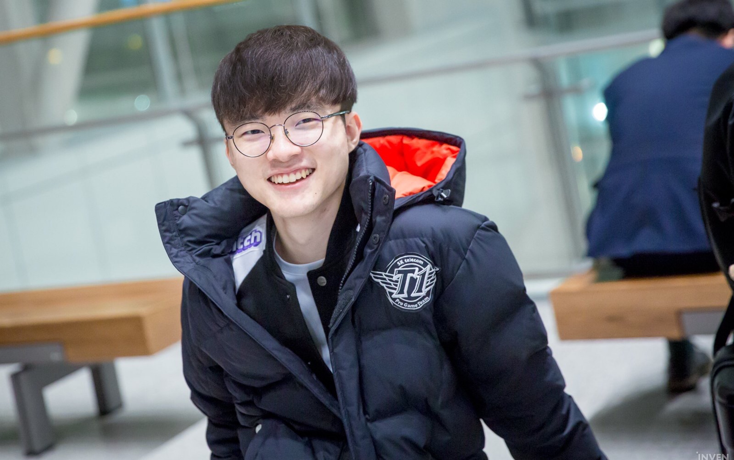 英雄联盟比赛：S10世界赛在即，TES因粉丝焦头烂额？