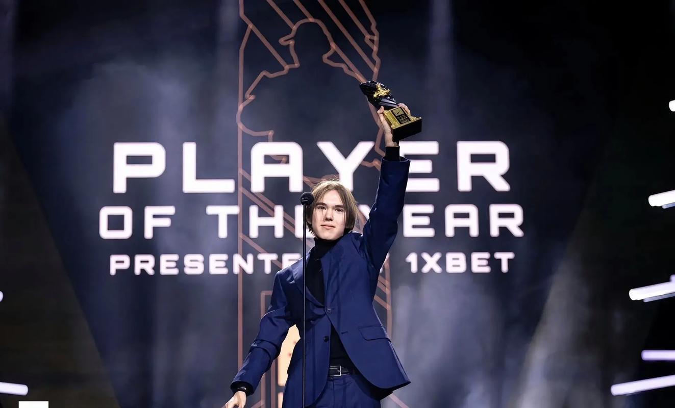 LGD官宣新赛季大名单：打野国豪，haichao中单，辅助金角