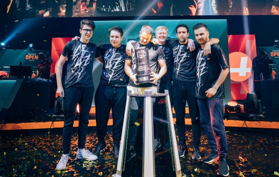 EPL S20 小组赛：实力压制 Vitality 2-0轻取FURIA